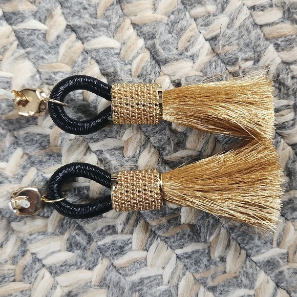 Elegant‎ Gold and Black Tassel Women's Earrings - Picture 2 of 2